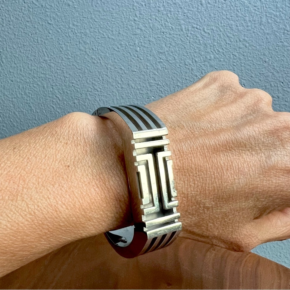 Tory Burch Silver Bracelet (+ holds Fitbit) - Picture 6 of 10